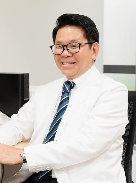 福富康夫先生(「脳卒中再生医療センター」院長)